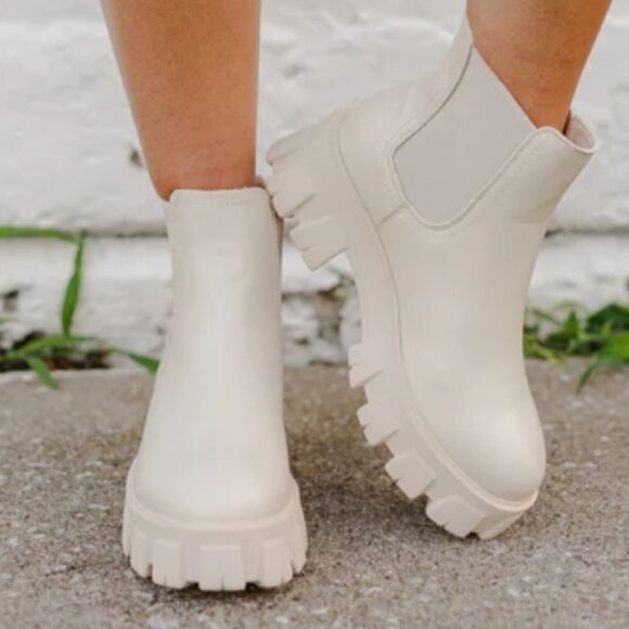 BRAND NEW CIRCUS NY PLATFORM WOMEN'S ANKLE BOOT - Picture 1 of 14